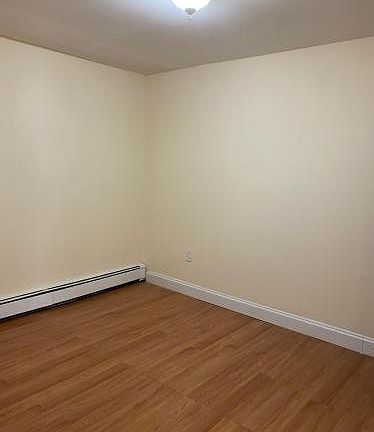 5th image of 50 Bennett Ave #1