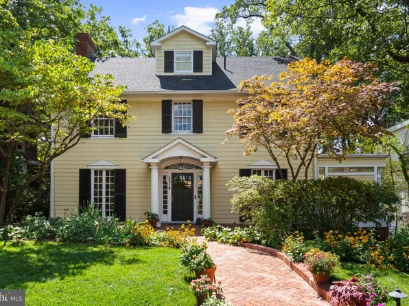 3218 Newark St NW, Washington, DC 20008