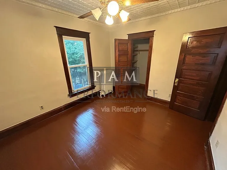 1213 S 72nd St — Photo 10