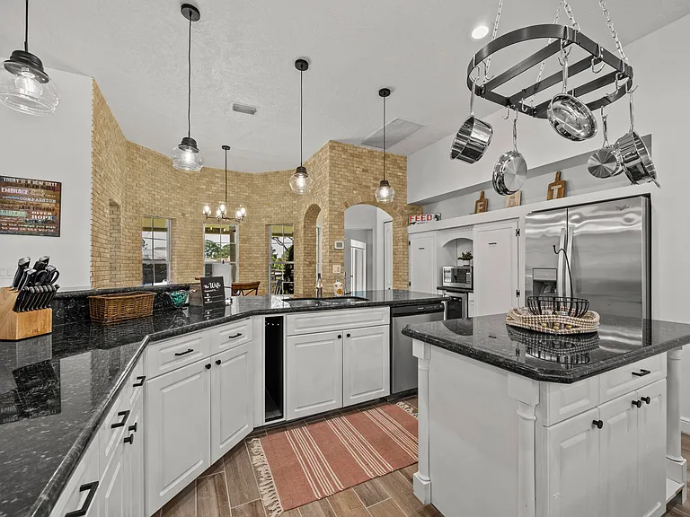 1782 Clydesdale Ave #HOUSE — Photo 10