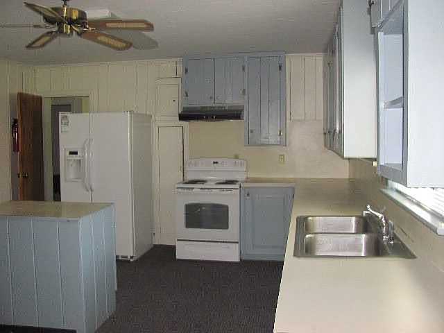 2nd image of 209 W 5th St