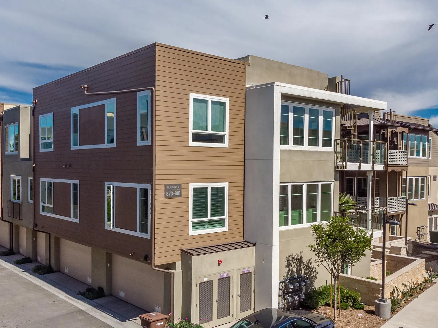 877 Doheny Way — Photo 1