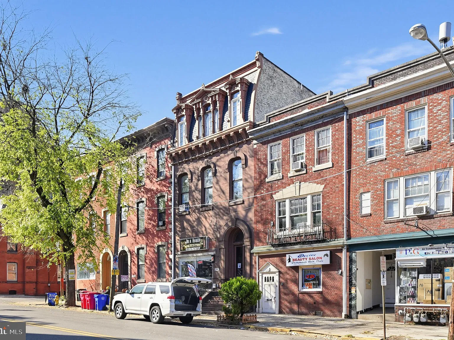 1 bed, 1.0 bath, 700 sqft, $1,290 — Photo 3