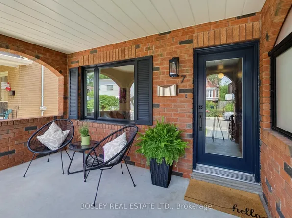 7 Pendrith St, Toronto, ON M6G 1R6
