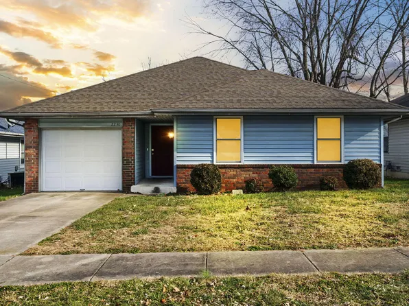 2230 N Grace Avenue, Springfield, MO 65803