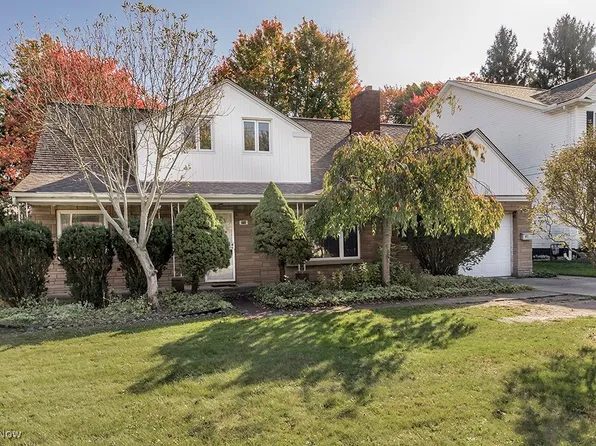 851 Lander Rd, Mayfield Village, OH 44143