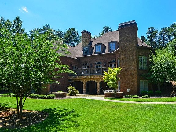 2nd image of 505 Carolina Club Dr
