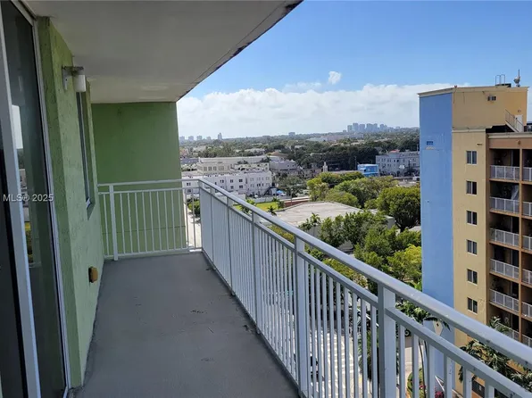 219 NW 12th Ave APT 1004, Miami, FL 33128