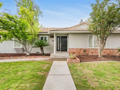 6471 N 6th St, Fresno, CA, 93710