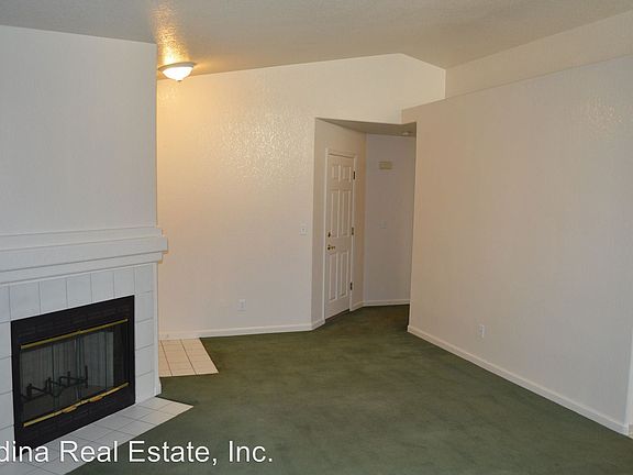 5th image of 305 Rose Ave