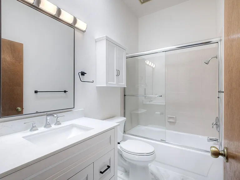 8328 Regents Rd #3E — Photo 24