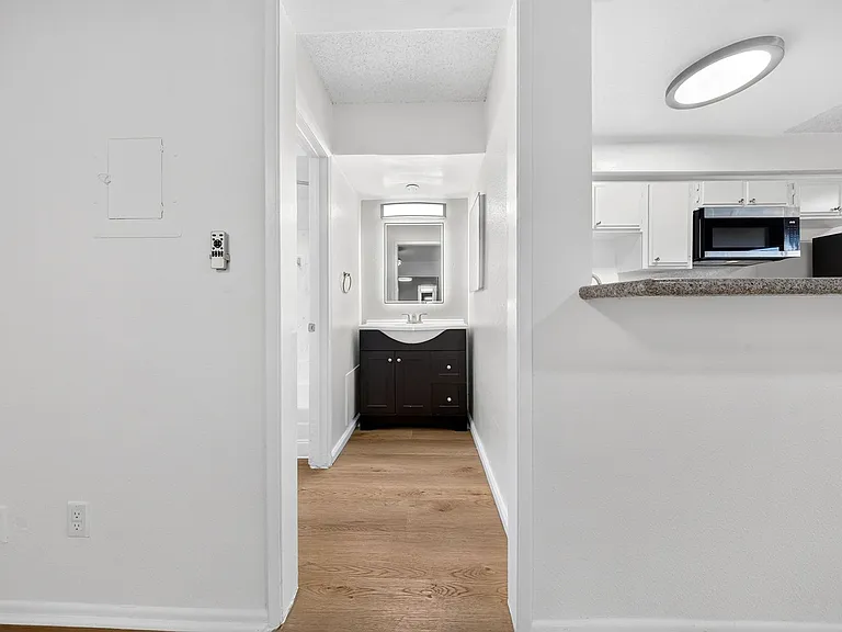 5708 Tujunga Ave — Photo 19