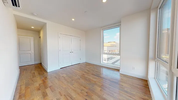 Rented by Metro Garden Realty NYC | media 34