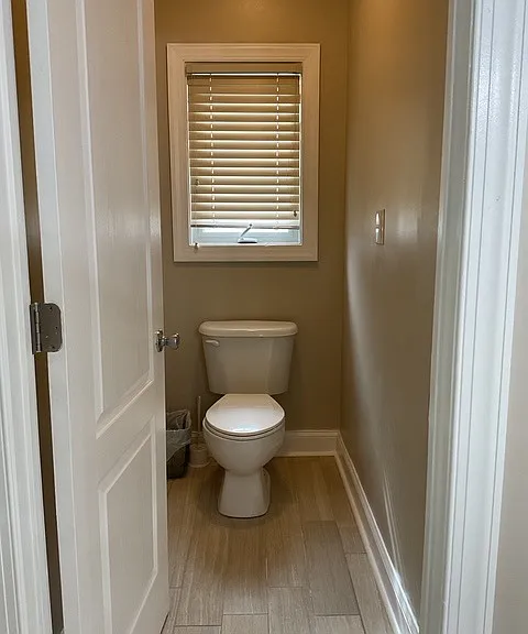 Personal toilet room