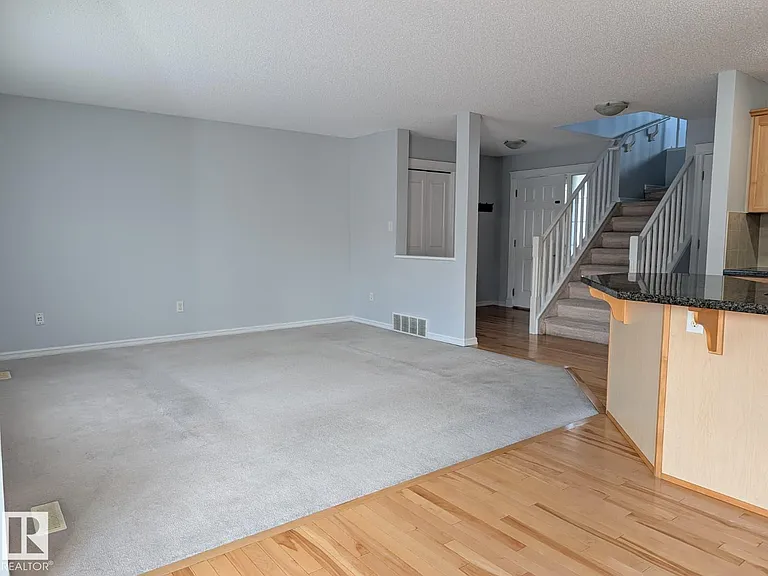 4609 163a Ave NW — Photo 3