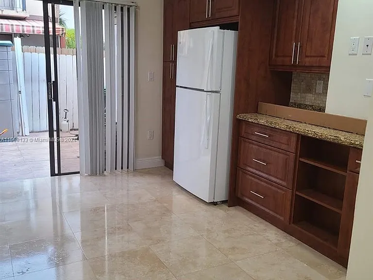 1907 SW 107th Ave #801 — Photo 5