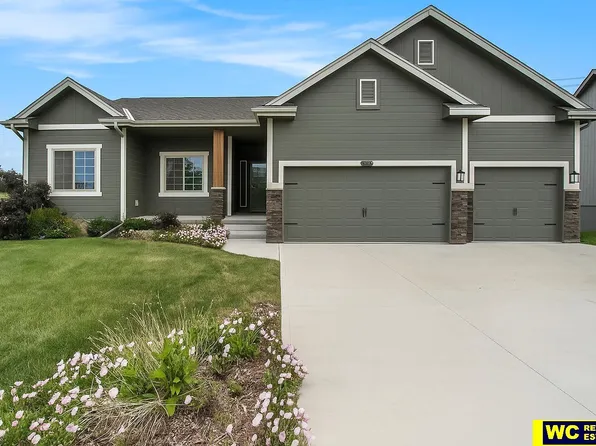 17820 Rampart St, Omaha, NE 68136
