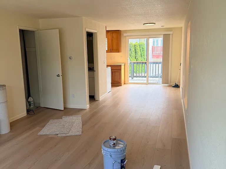 5th Pl S — Photo 2