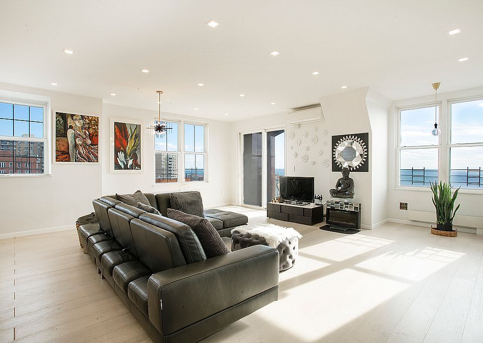 1st image of 60 Oceana Dr W #Ph2d