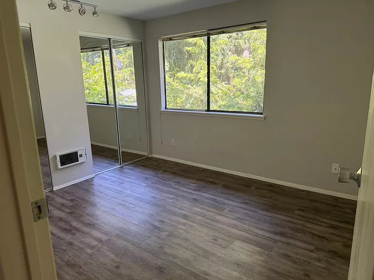 500 N 149th St #302 — Photo 3