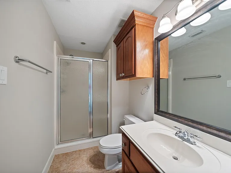 390 Wedgewood Dr — Photo 32