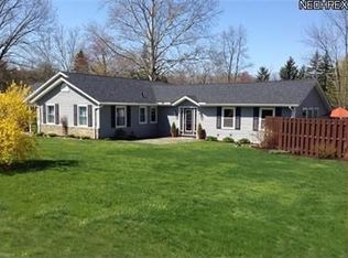 101 Fairview Rd, Chagrin Falls, OH 44022