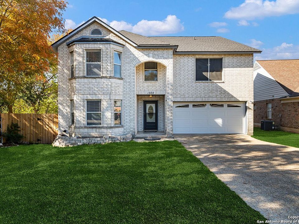 1st image of 1300 OAK PATH