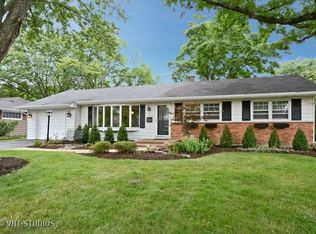 825 Harriet Ln, Barrington, IL 60010