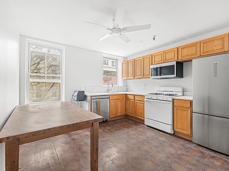 1st image of 136 Atlantic Ave APT 3