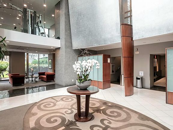 3rd image of 1288 Georgia St W #1005