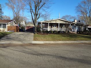 1611 Sacramento Dr, Carpentersville, IL