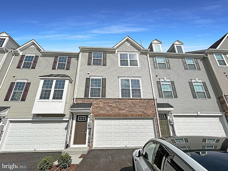 338 Paca Gardens Ln — Photo 1