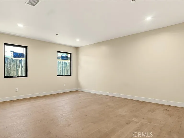 4819 1/2 Genesta — Photo 18