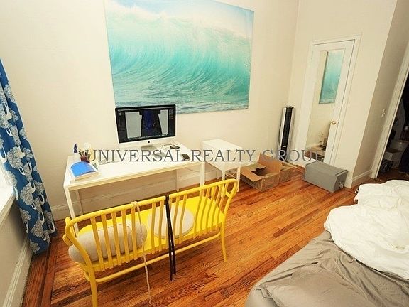 3rd image of 261 Broome St APT 3g