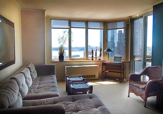 Rented by Fischer Group Realty, LLC | media 19