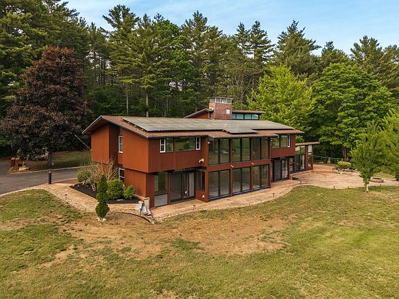 3rd image of 293 NORTH RIVER Road