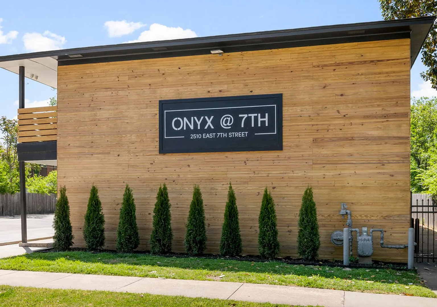 Onyx at 7th — Photo 1