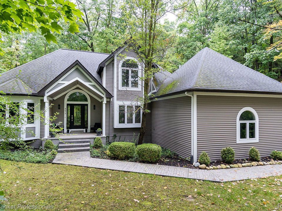 1st image of 8673 Mohican Dr