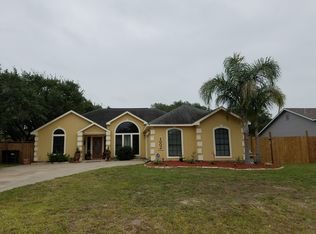 1002 Hickory Ave, Rockport, TX 78382