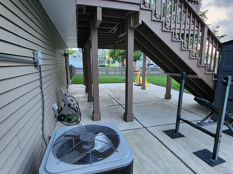 302 Barton Ct — Photo 6