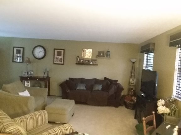 3rd image of 316 Bauer Ln