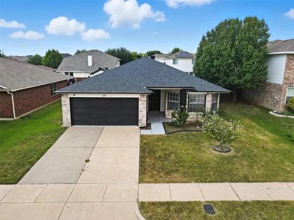 219 Hilltop Dr, Justin, TX 76247