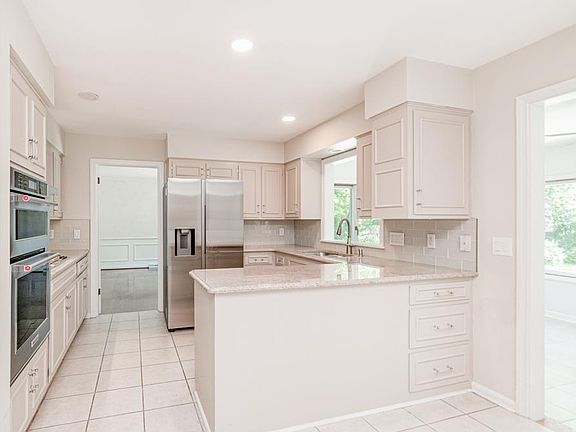 5th image of 3864 Criswell Dr