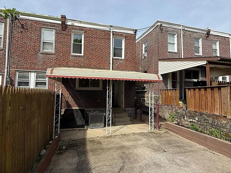 4619 Silverwood St — Photo 10