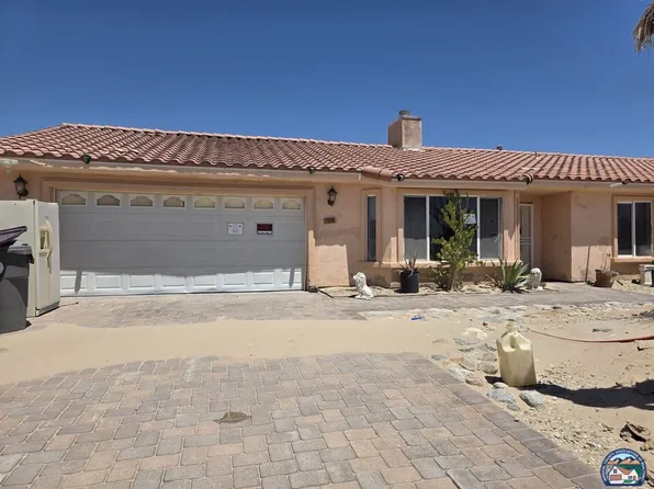 2326 Corvair St, Thermal, CA 92274