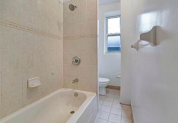 5th image of 215 W 116th St APT 3E