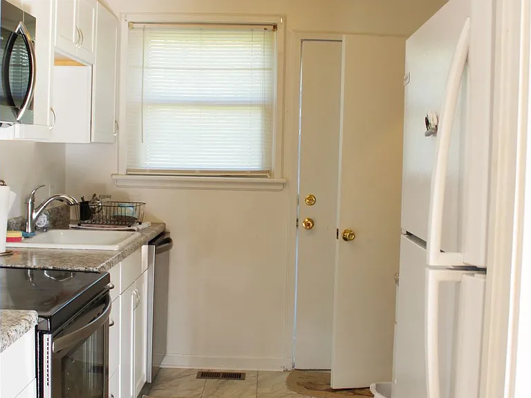 88 Trowbridge Ln — Photo 4