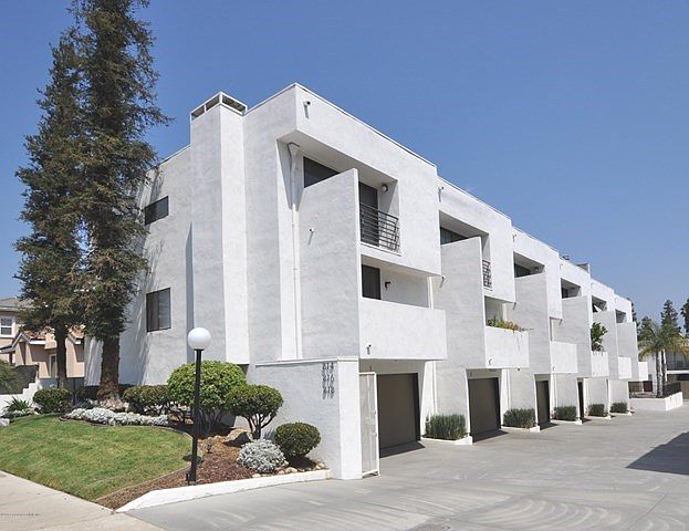 818 Monterey Front