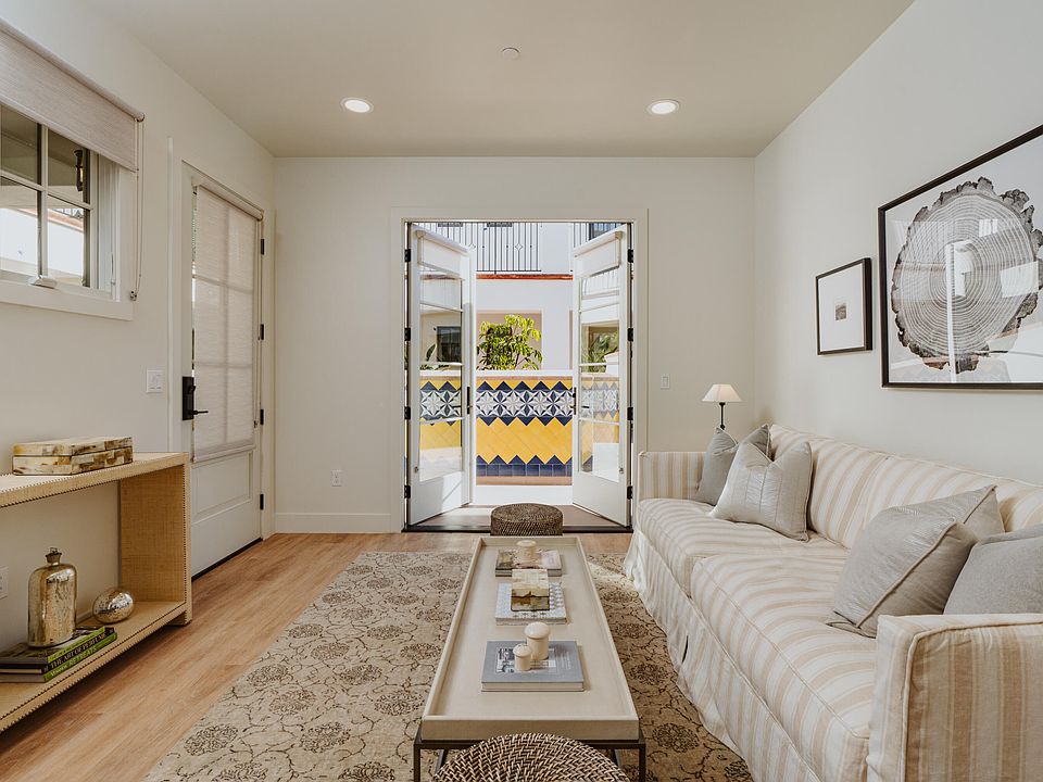 1st image of 112 E Ortega St APT 216