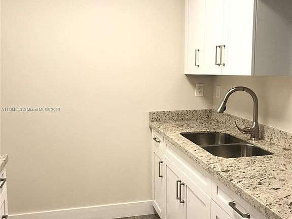 3rd image of 270 NW 107th Ave APT 203